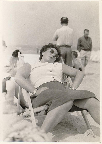 Beach Babe © jinterwas 